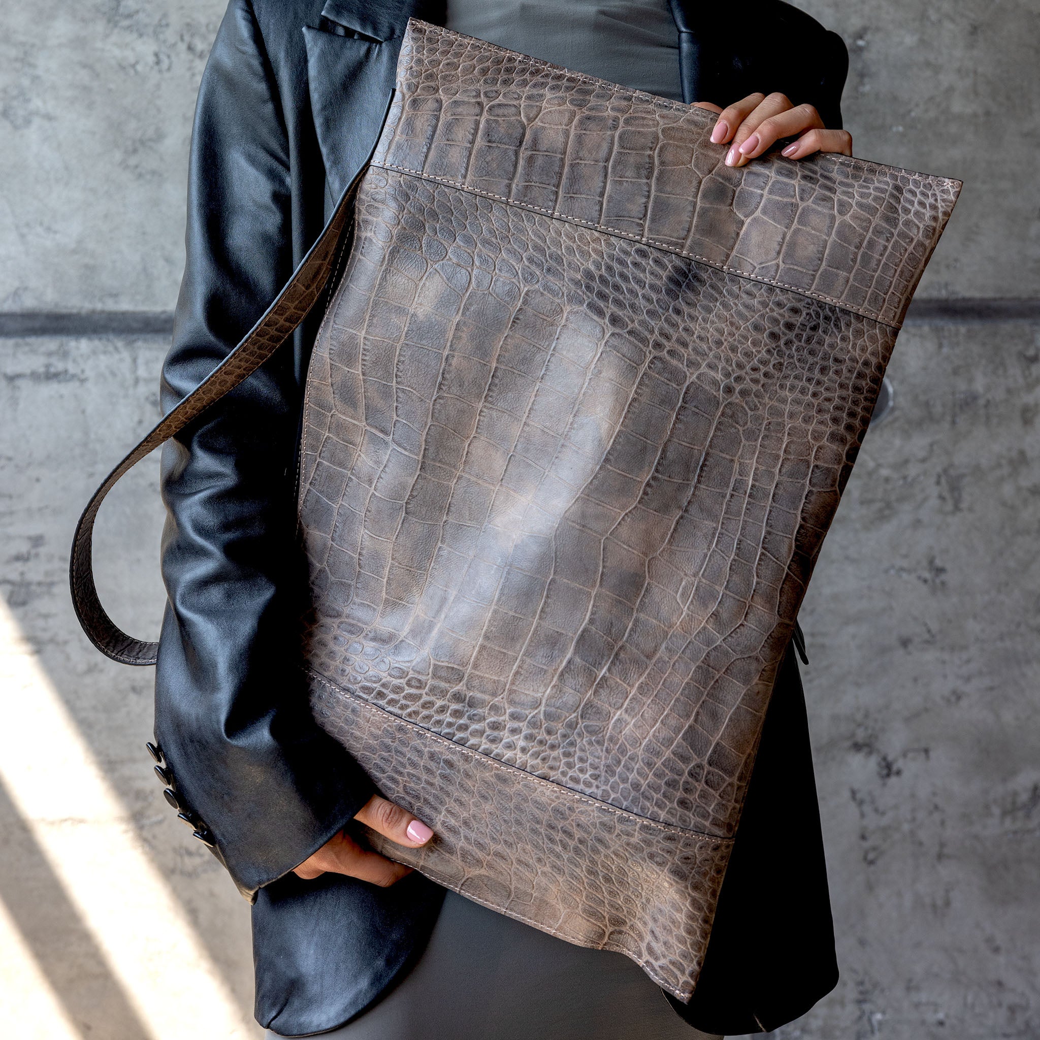 Fedra Maxi Bag Rose Smoke Croc Embossed