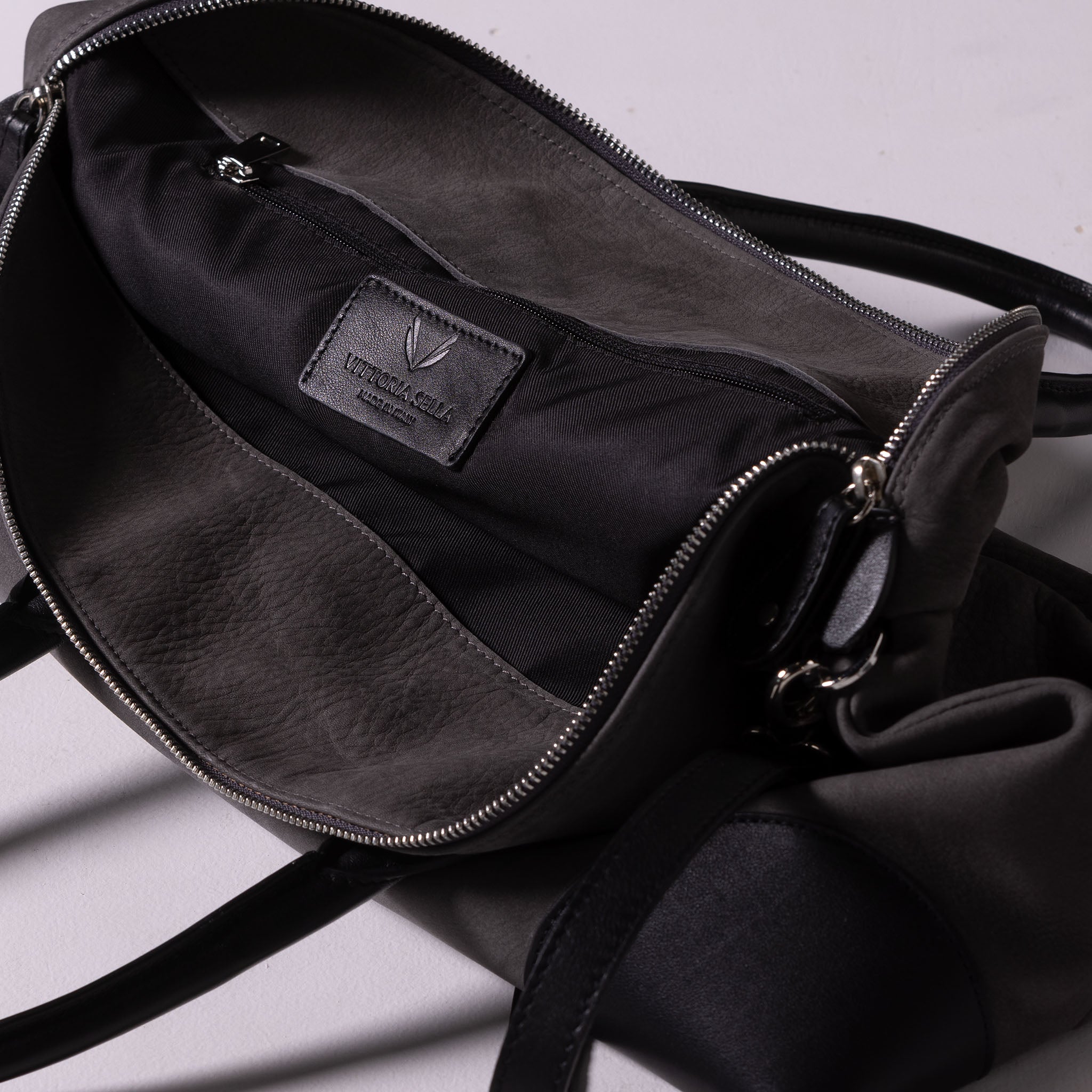Vesta Maxi Tote Cloudstone & Black inside view