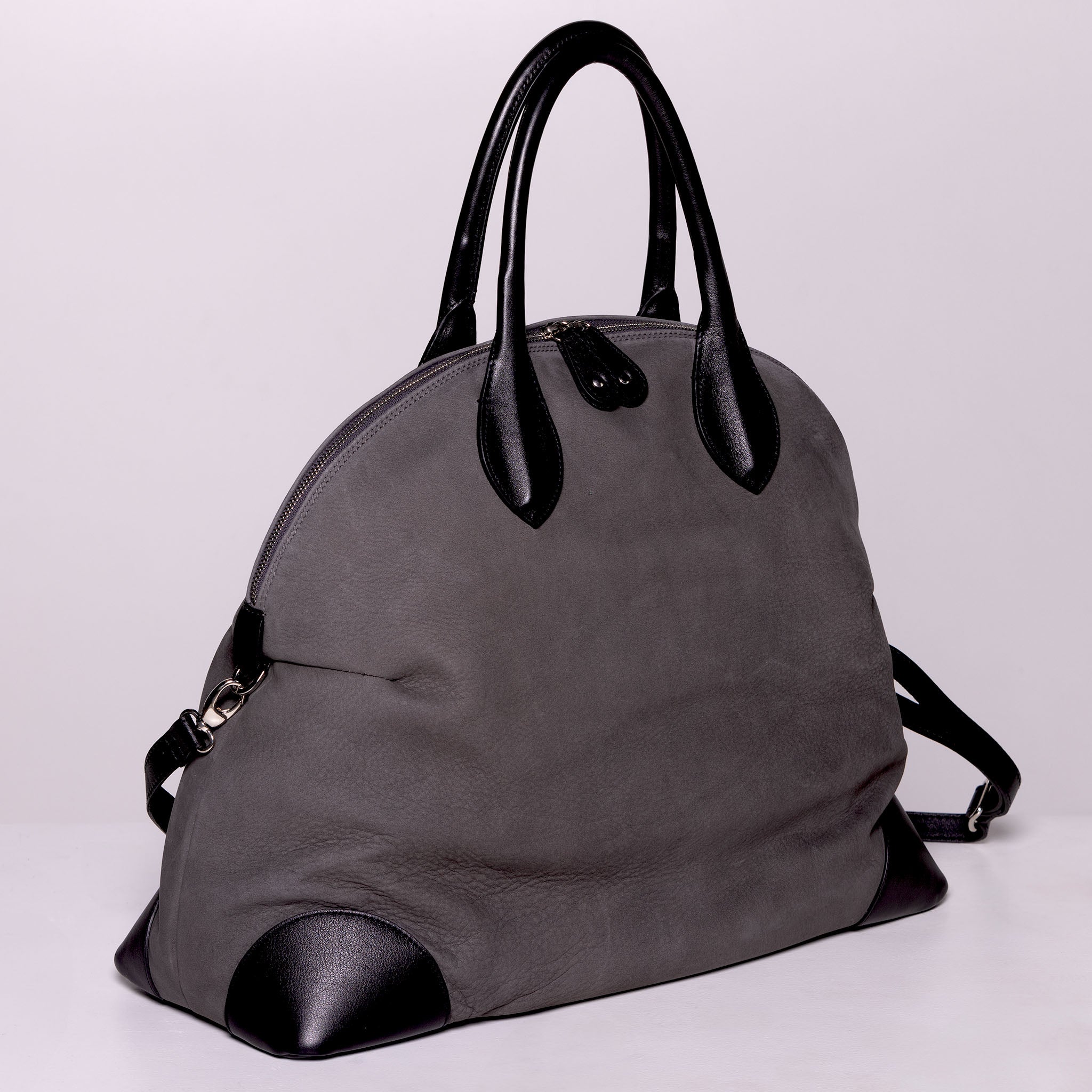 Vesta Maxi Tote Cloudstone & Black side view