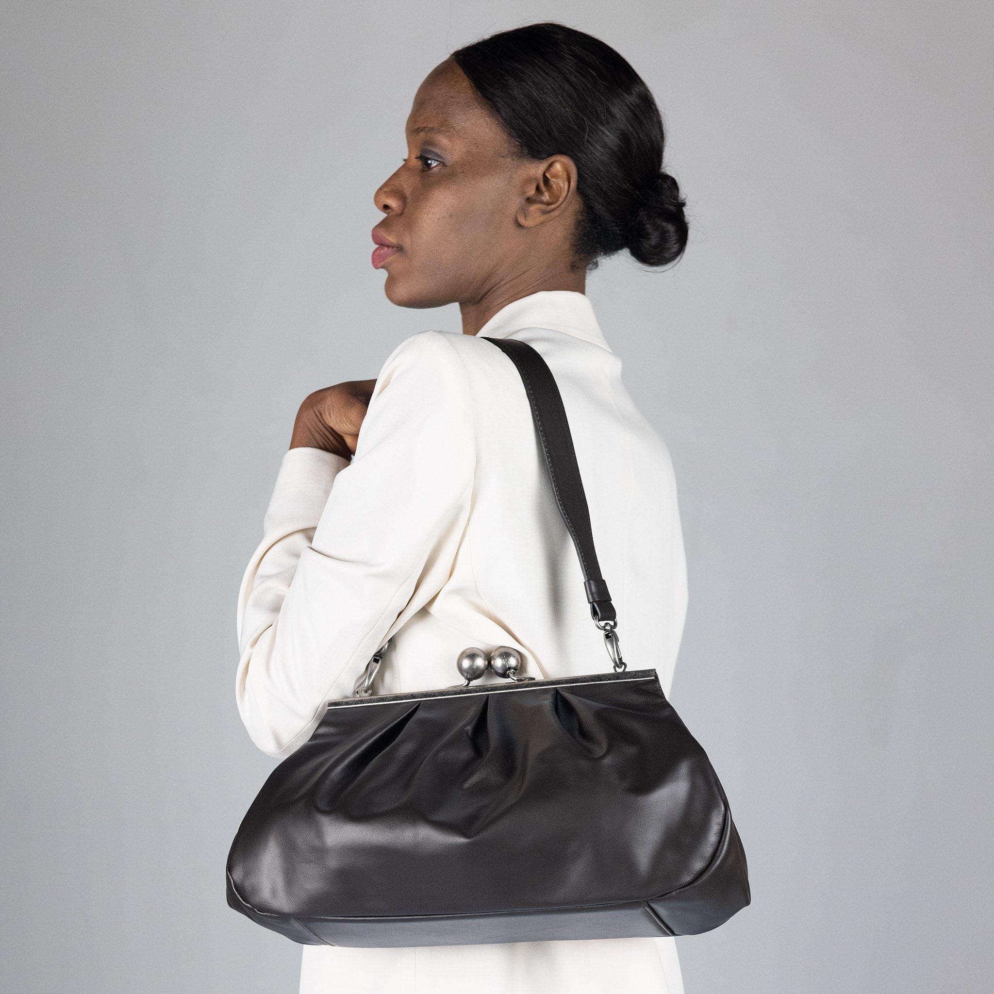 Nina Maxi Bag Espresso Brown | Vittoria Sella
