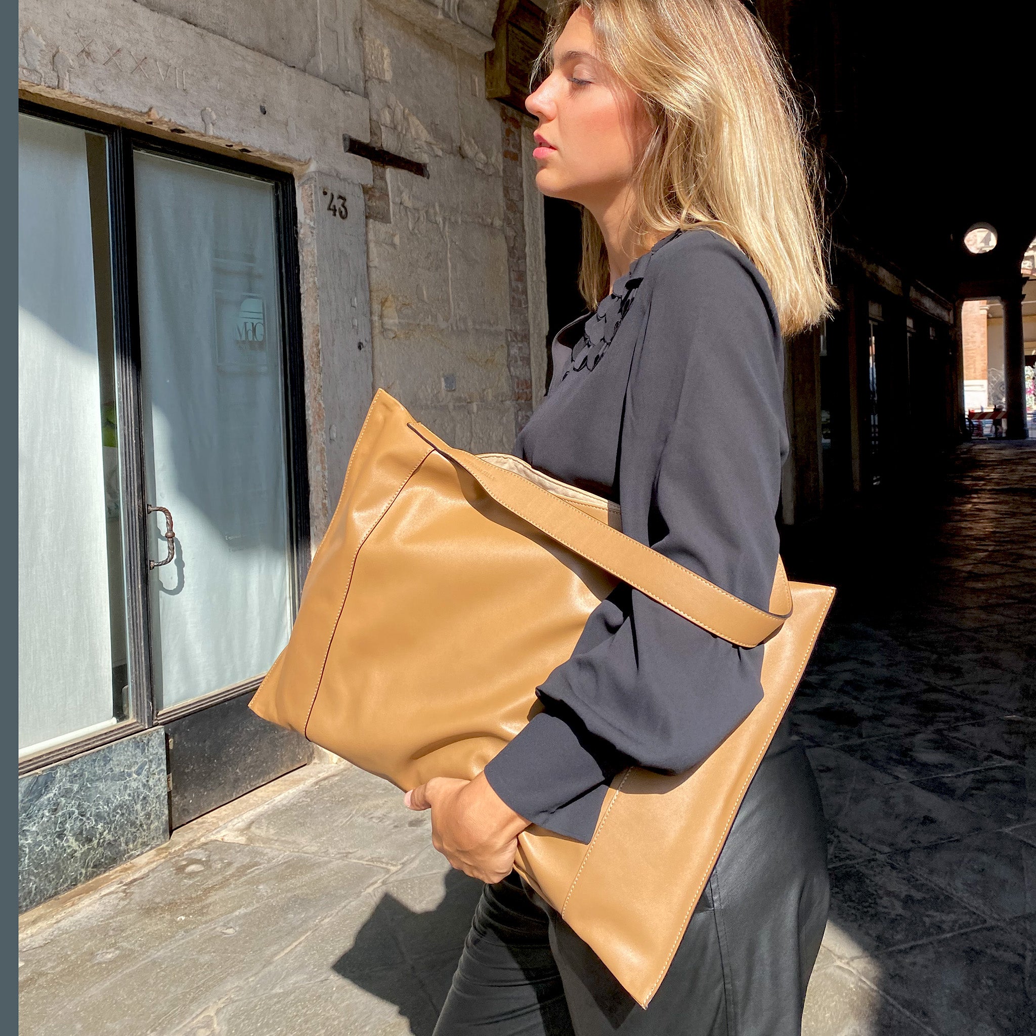 Fedra Maxi Bag Cappuccino