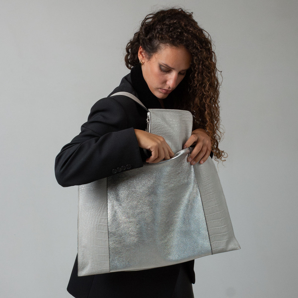 Fedra Maxi Bag Silver Pearl Duo