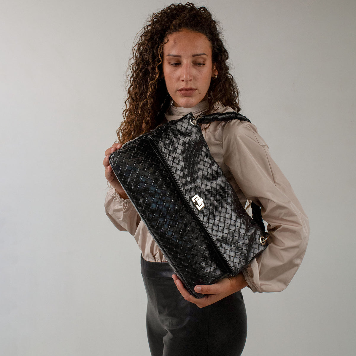 Flaminia Shoulder Bag Black Graphite Grid