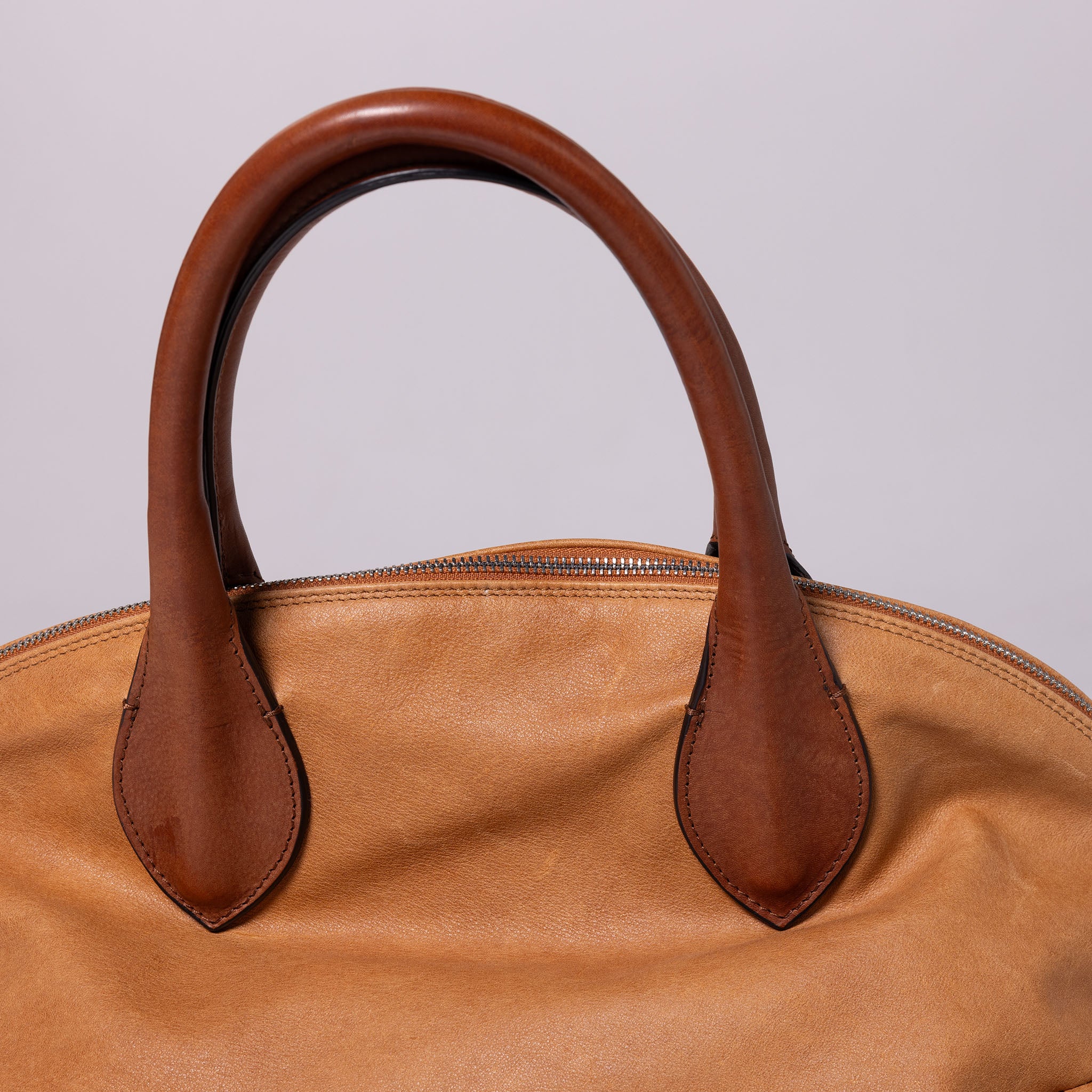Vesta Maxi Tote Caramel & Bourbon dual handles for hand or shoulder carry