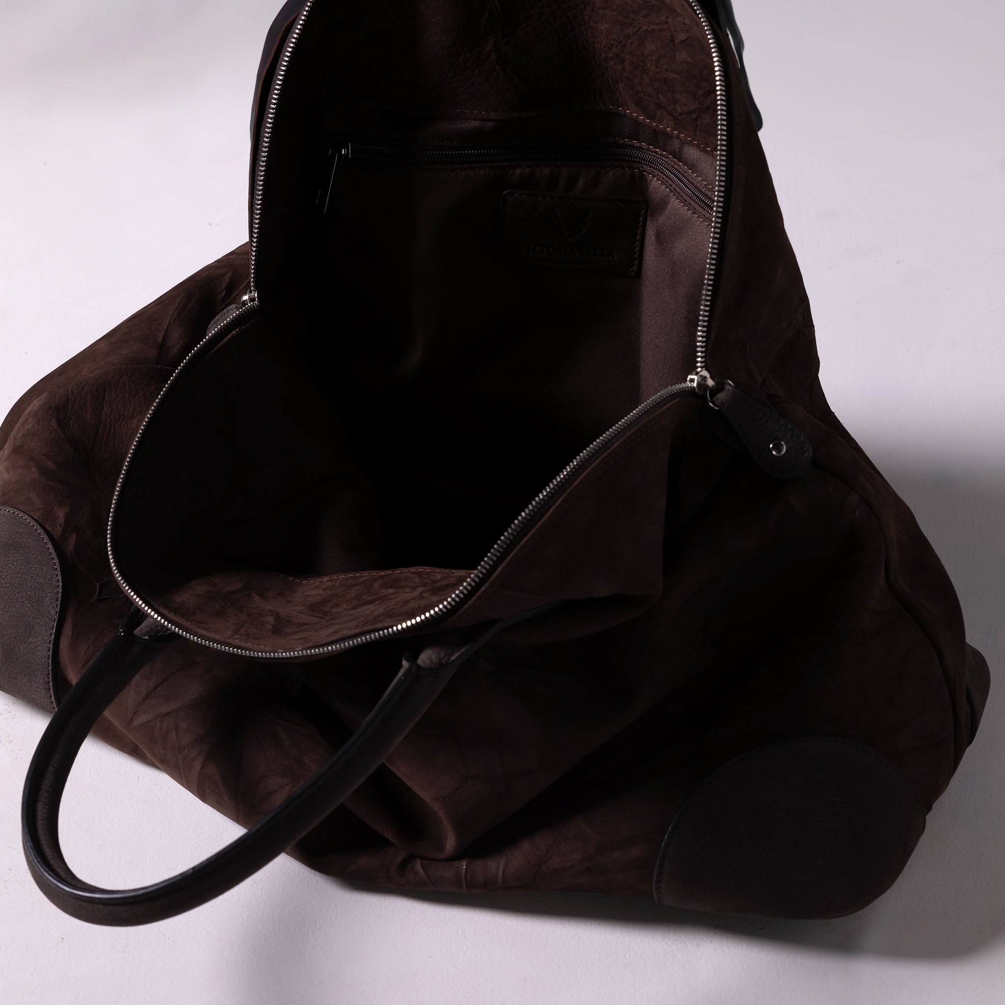 Vesta Maxi Tote Chestnut inside view in brown nubuck-finish calfskin with contrasting textures
