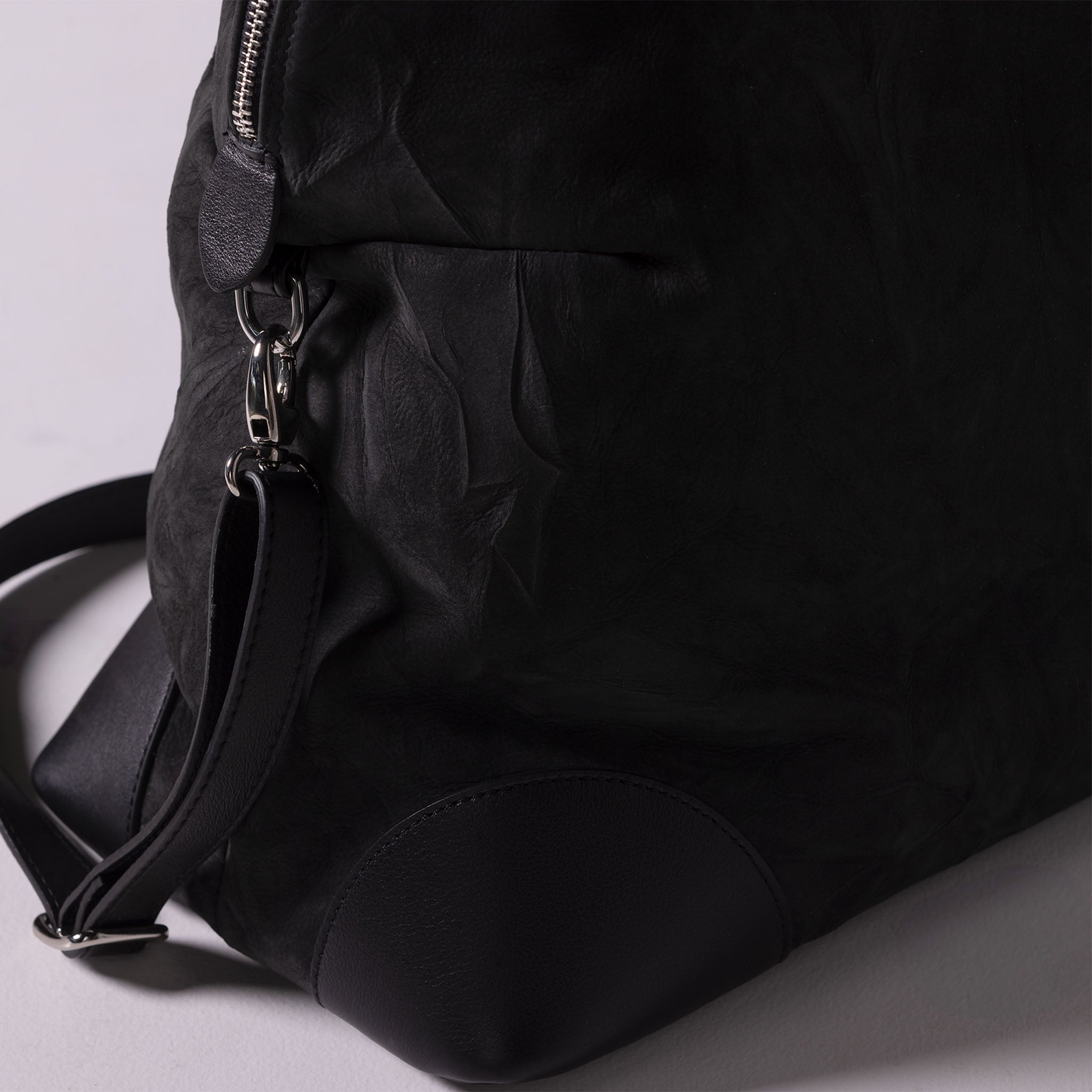 Vesta Maxi Tote Ebony handle detail black nubuck-effect leather with contrasting textures