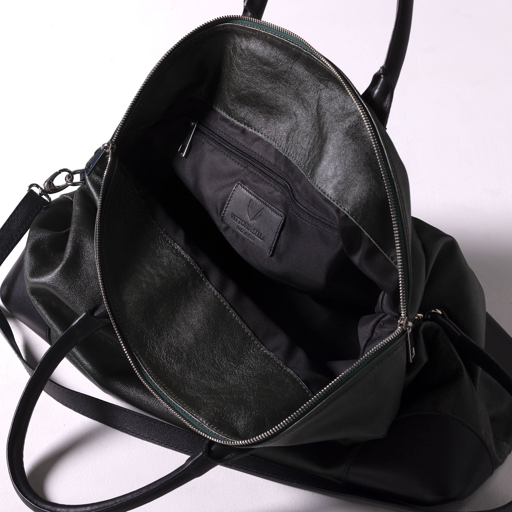 Vesta Maxi Tote Rainforest & Black inside view